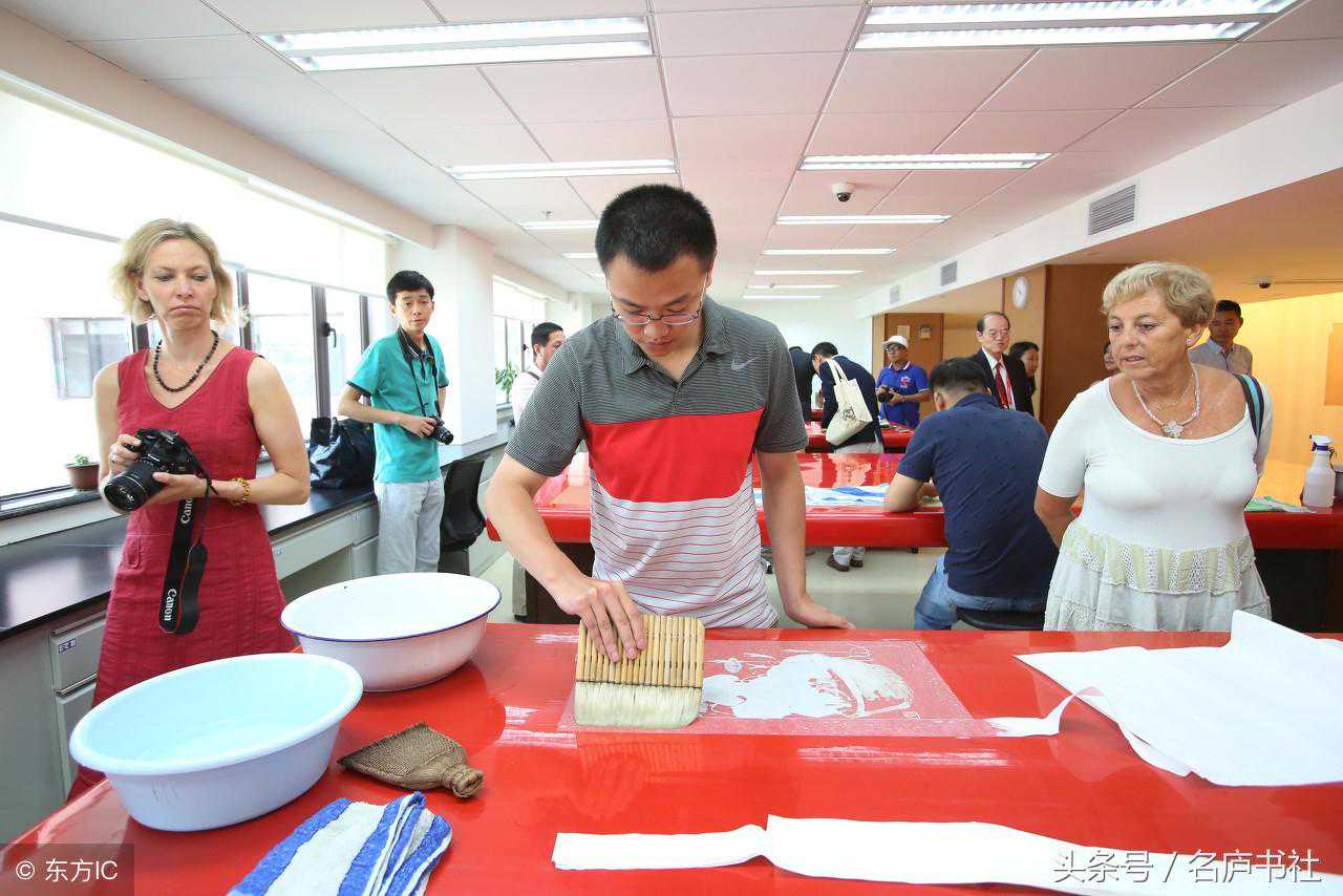 图文并茂教你简易装裱字画，感觉很简单，我决定自己也试试