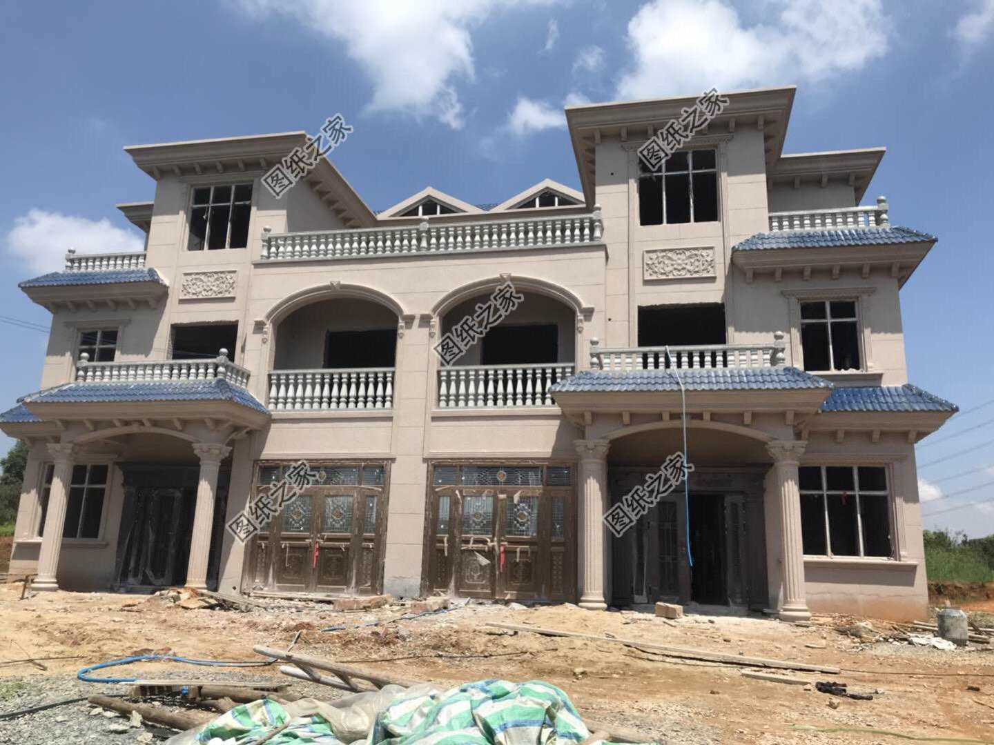 湖北潘总两兄弟自建双拼豪宅，双车库，6室1厅，大气十足