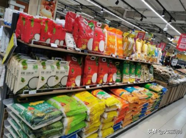 同样是大米，买“袋装”还是“散装”？区别挺大，弄懂再买不吃亏