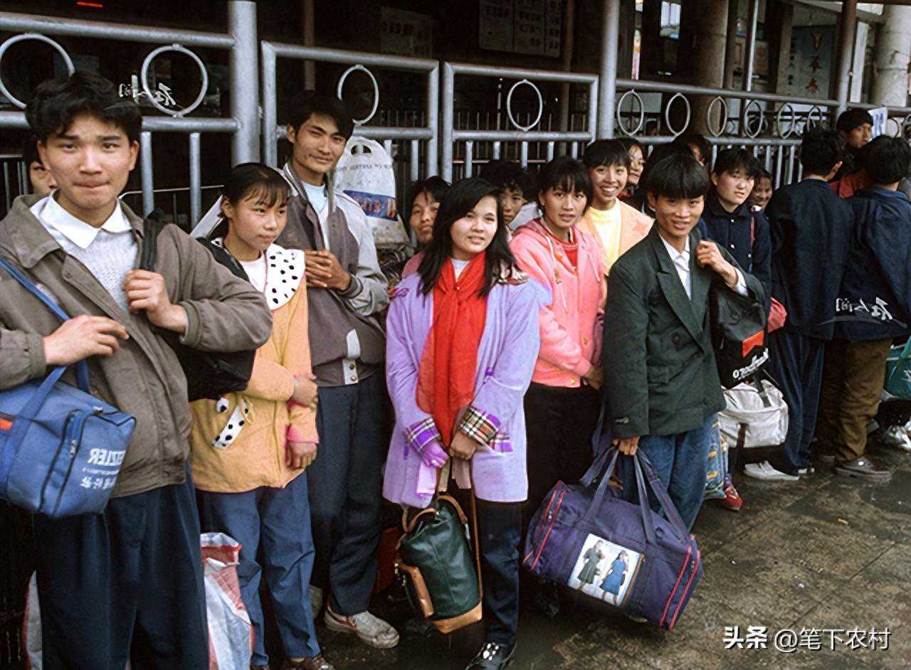 1994年，深圳纸箱厂的美丽女同事，被男友当成赌注，结局令人唏嘘