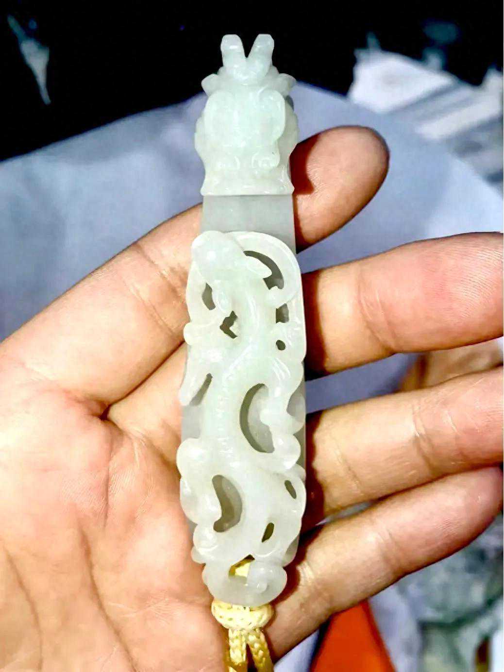 龙年：品龙带钩
