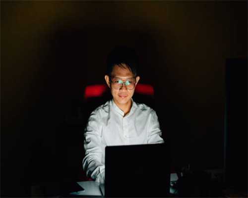 新型干式救援服，适合我国消防员体型，可临时修补，环境适应性佳